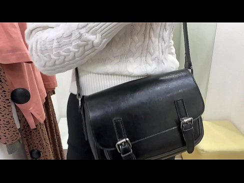 ❤️ Masturbasyon piblik nan jenn femèl FeralBerry ak yon gode nan sal la Fitting ️❌ Porno nan ht.onlyhdporn.ru ❌